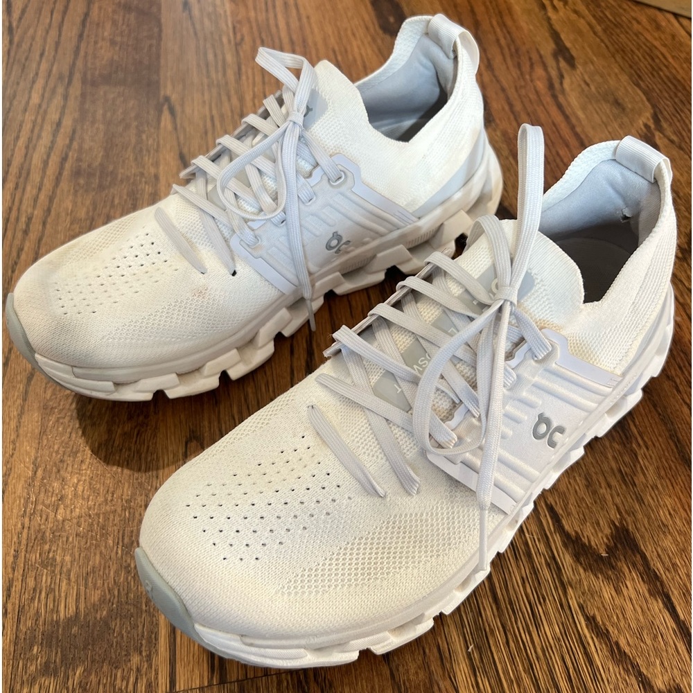 Women’s Size 9 Gently Used On Cloud Cloudswift Running Shoes